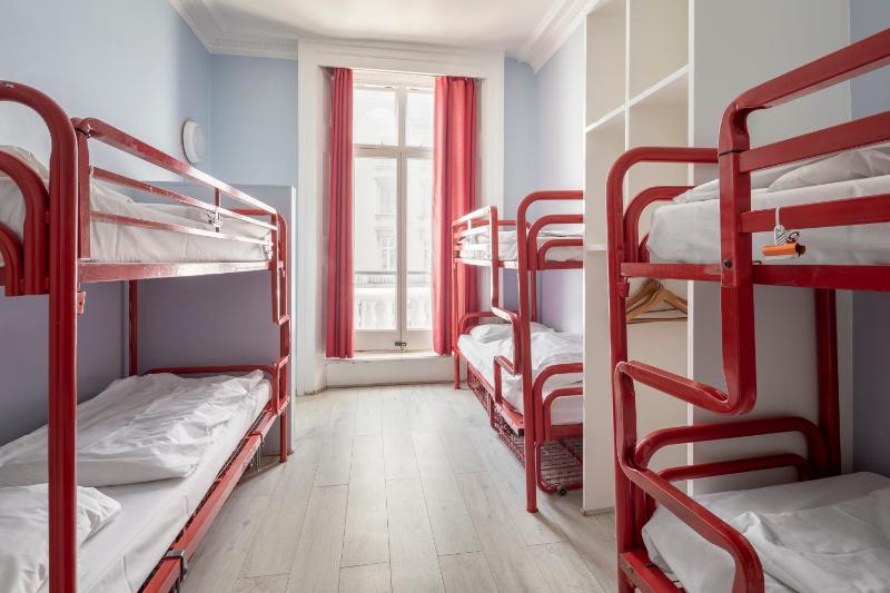 Bed in 6-Bed Female Dormitory Room (18–40 years) image 4