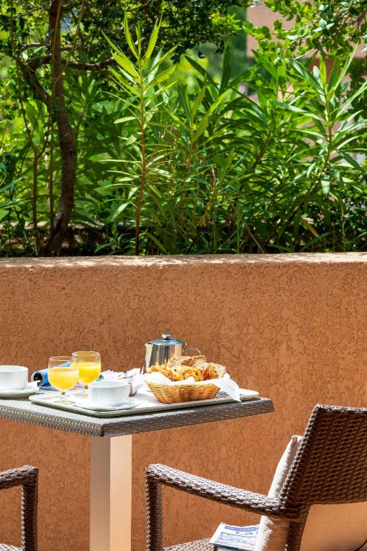 Double Room with Bath image 1