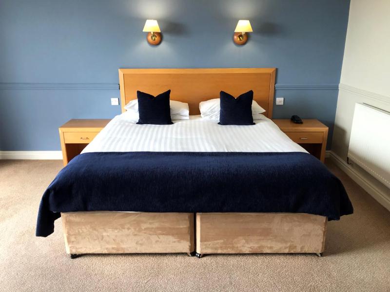 Standard Double Room image 3