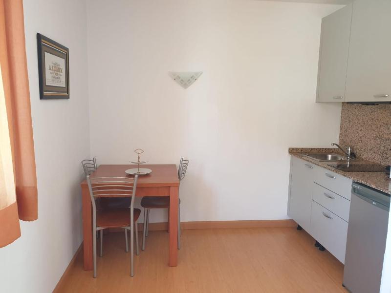 Single Room with Shower image 1