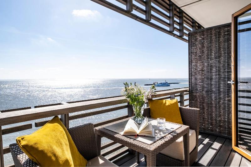 Deluxe Double Room with Sea View image 1