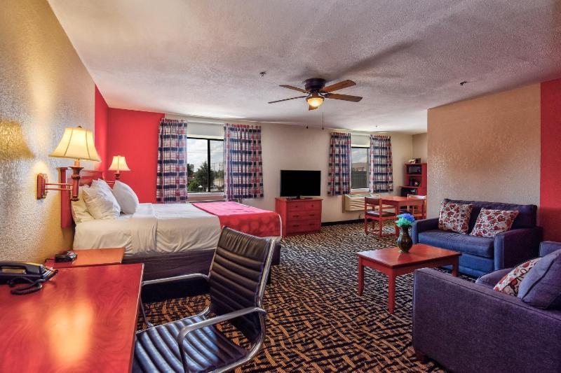 King Studio Suite - Non-Smoking image 3