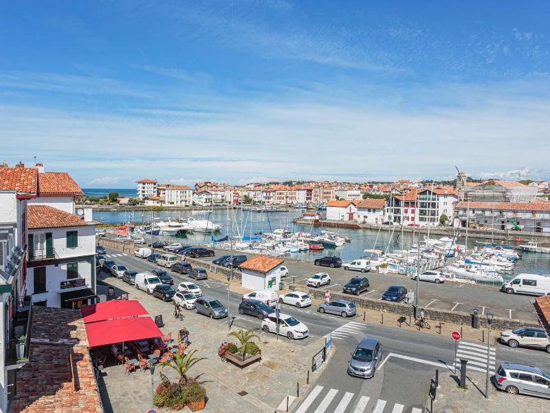 Centre historique de Ciboure, proche port, commerces et marché - FR-1-4-663 Images
