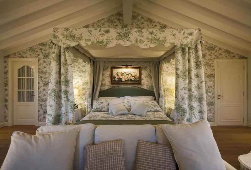 One-Bedroom Suite image 4