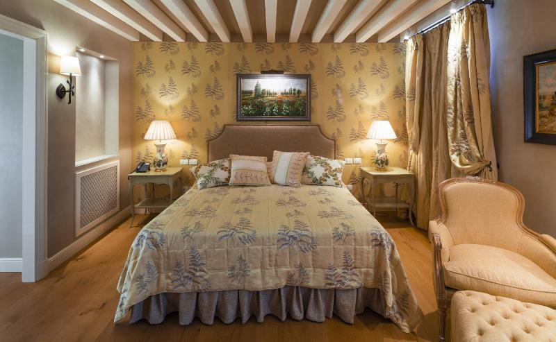 Superior Double Room image 1