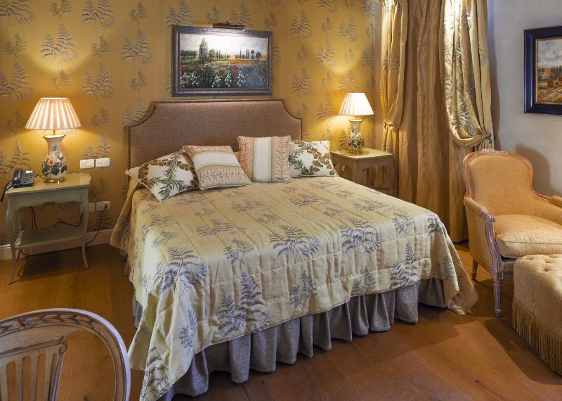 Superior Double Room image 2