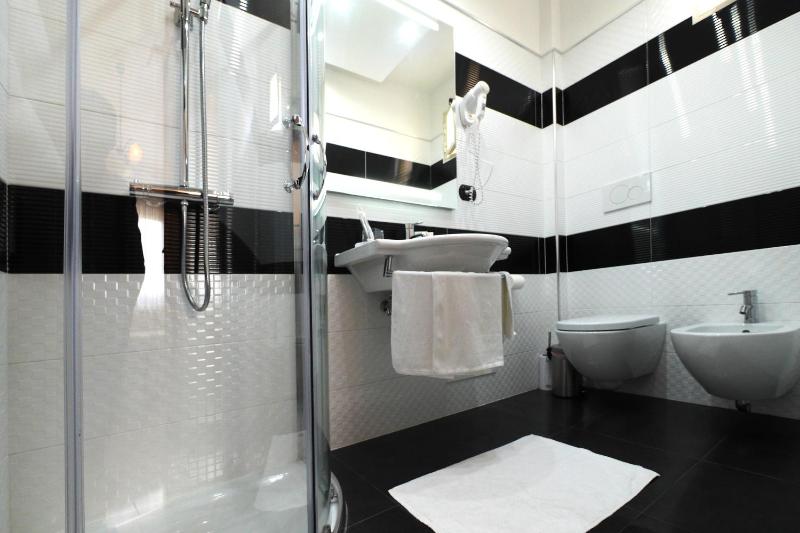 Economy Double or Twin Room image 3