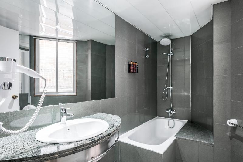 Double Room (1 Adult) image 2