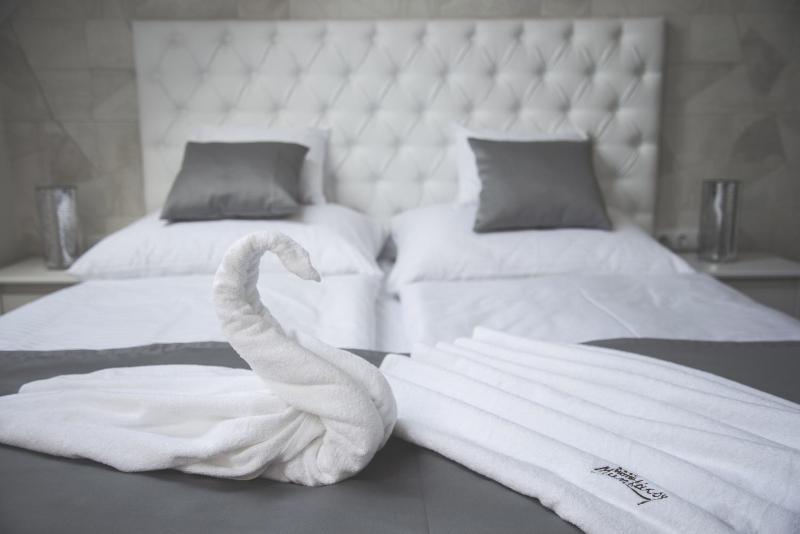 Deluxe Suite image 3