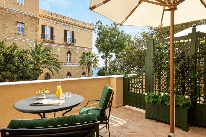 Junior Suite with Terrace image 3