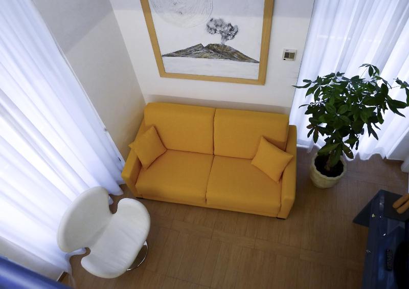 Studio - Split Level image 3