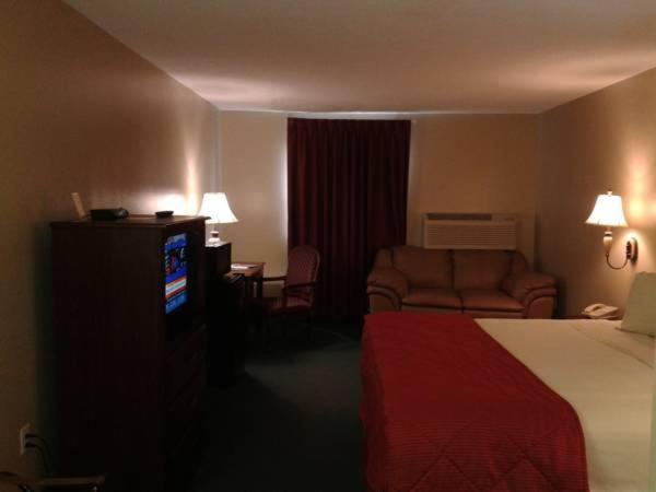 Deluxe King Room image 3