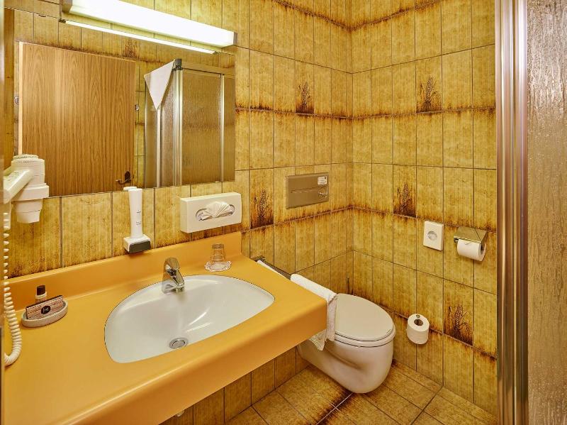 Standard Single Room image 2
