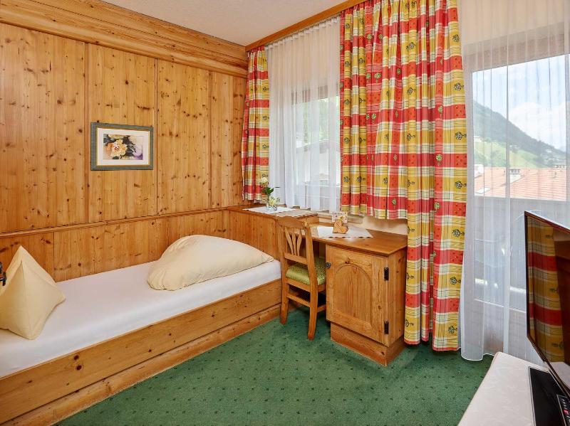 Standard Single Room image 1