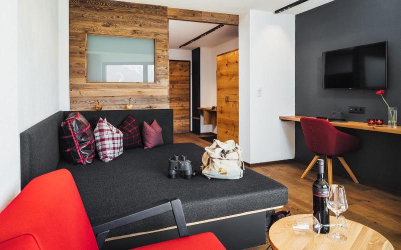 Suite with Mountain View image 4