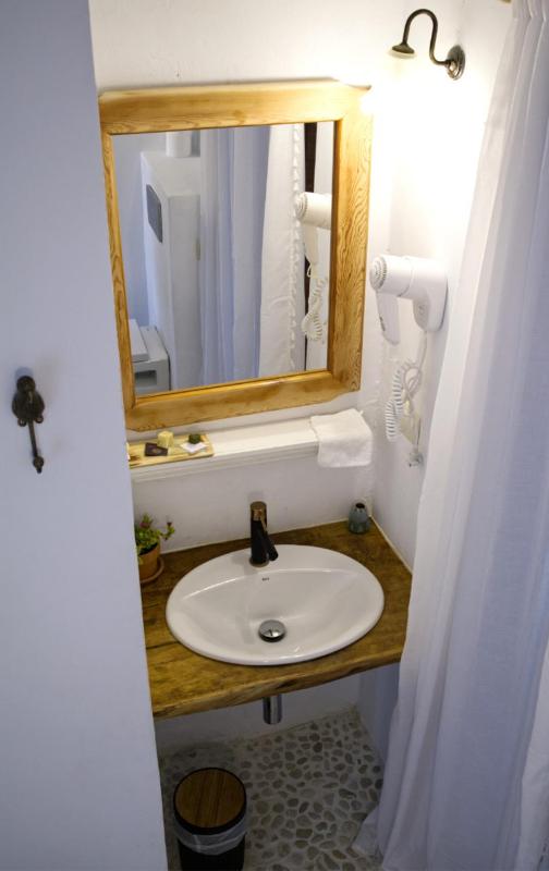 Double or Twin Room - Disability Access image 2