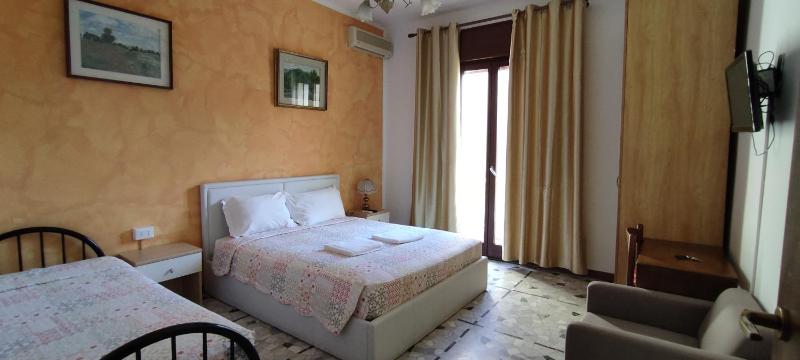 Double with Extra Bed and Shared Bathroom image 3