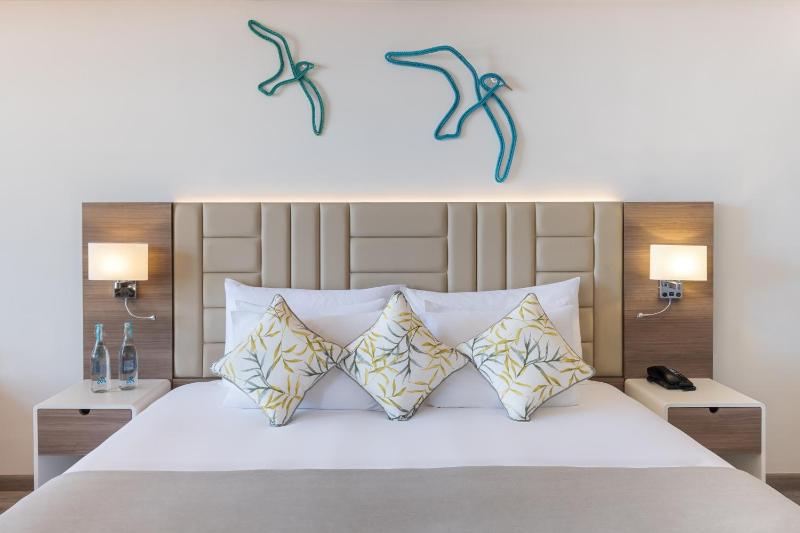Sea View One Bedroom Suite with Signature Club Lounge Access with Free Shuttle to Shopping Malls image 4