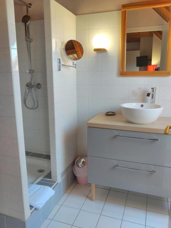 Double Room with Private Bathroom image 3
