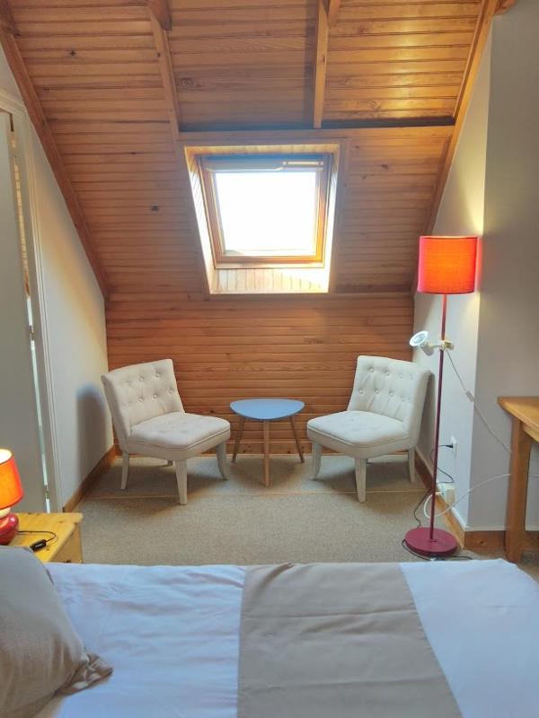 Double Room with Private Bathroom image 2