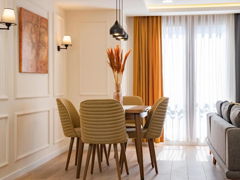 Deluxe Suite image 4