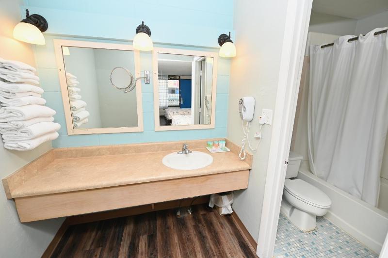 Standard Queen Room image 2