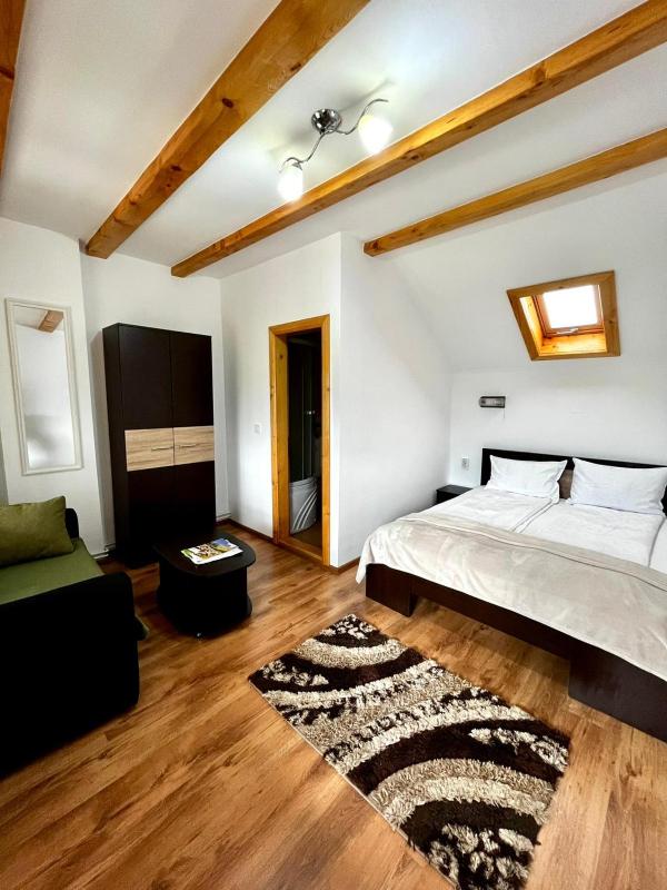 Double Room image 1