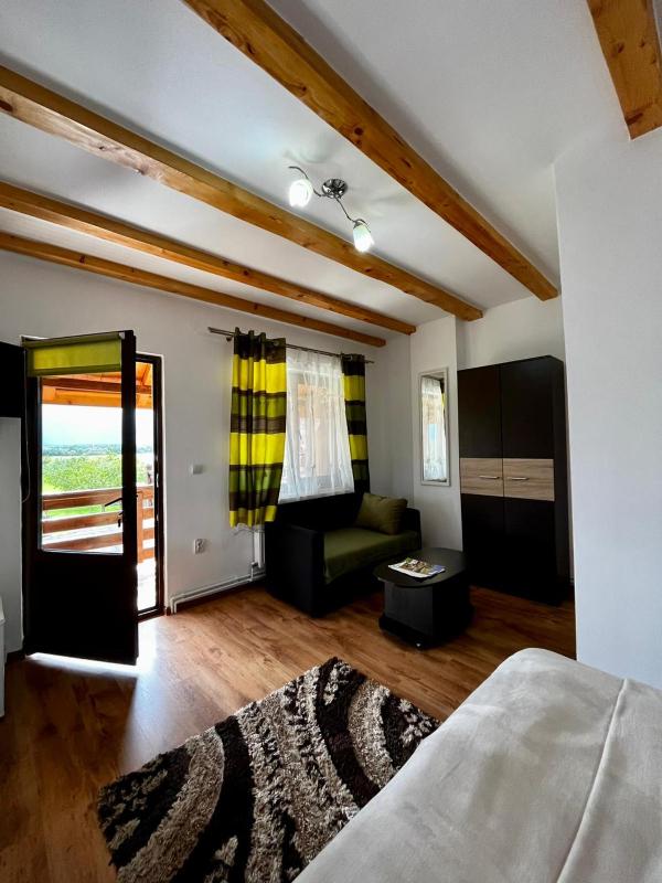 Double Room image 3