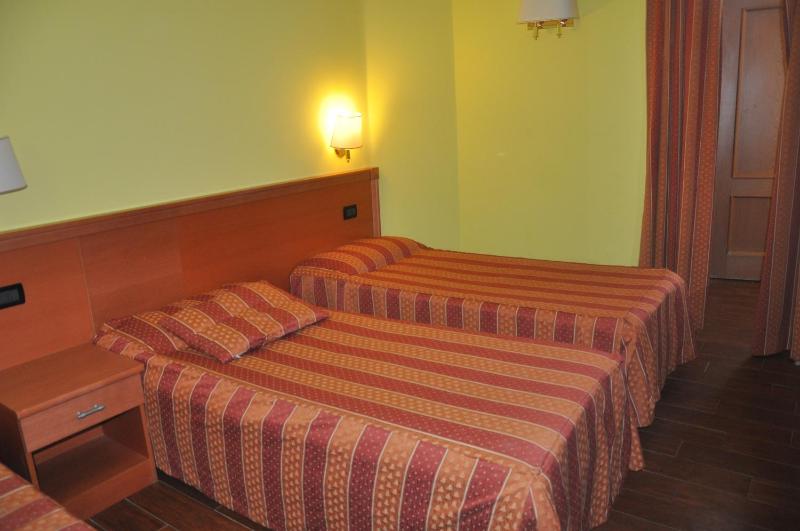 Triple Room image 4