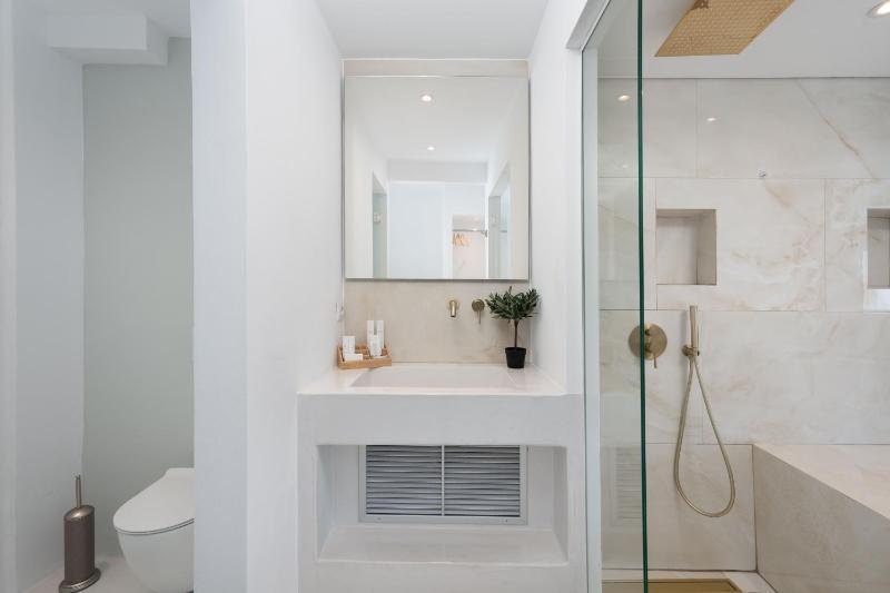Cycladic Suites & Spa - image 2