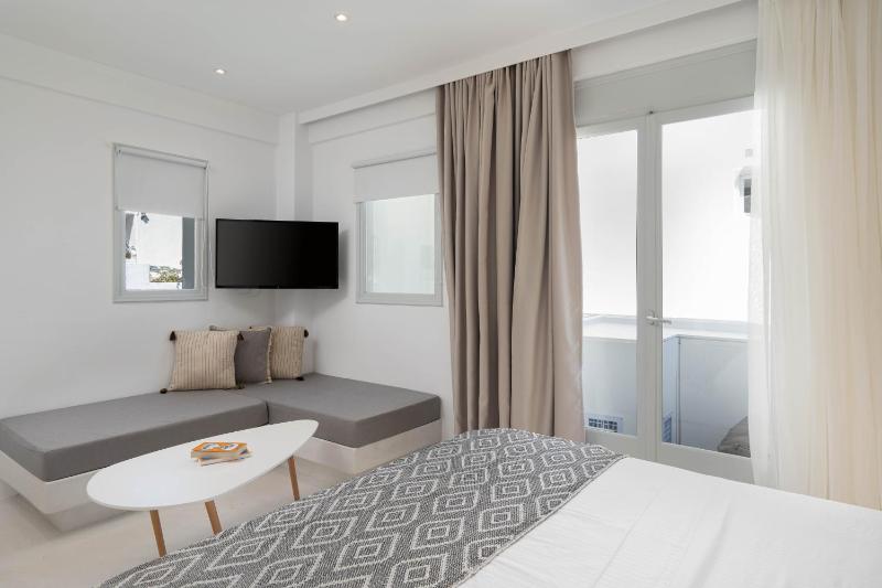 Cycladic Suites & Spa - image 11