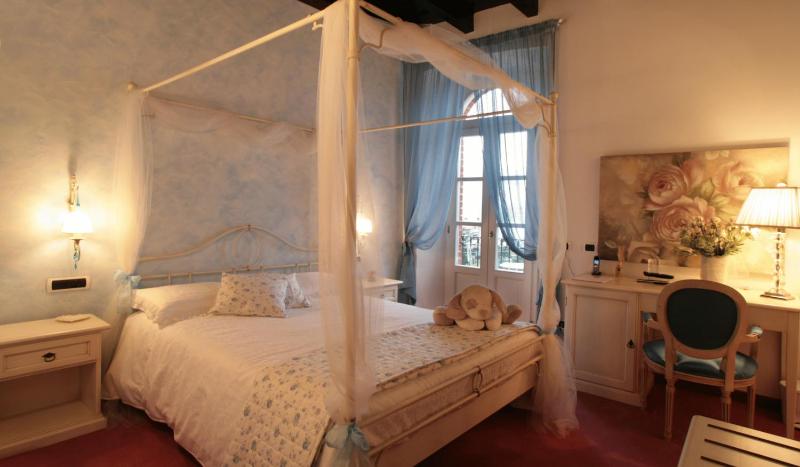 Double or Twin Room image 2