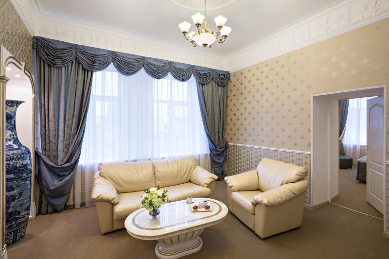 Grand Suite image 3