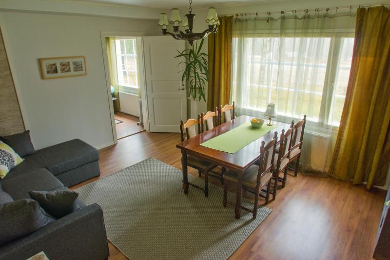 One-Bedroom Apartment image 4