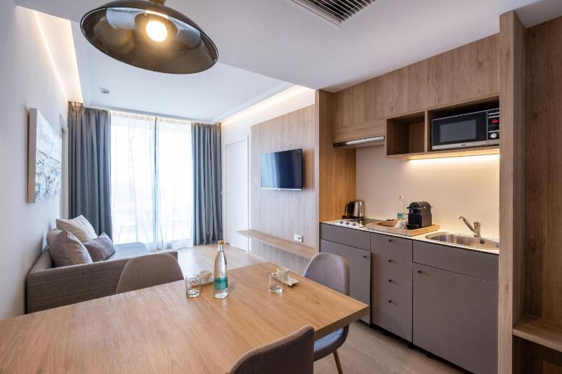 Standard Two-Bedroom Apartment with terrace image 4
