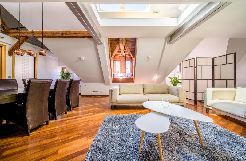 Triplex Kings Apartment in Old Town - image 5