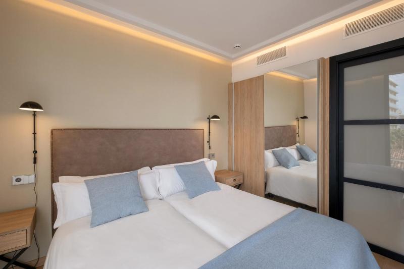 Superior Two-Bedroom Apartment with Terrace image 4