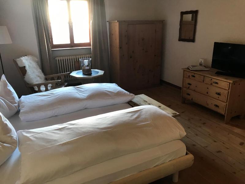 Standard Double Room image 2