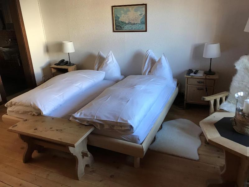 Standard Double Room image 3