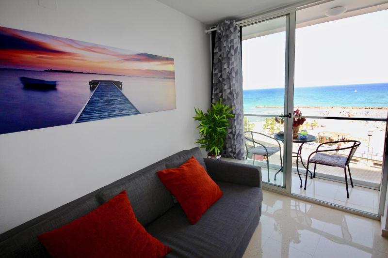 APARTAMENTO POSTIGUET CON BALCON - image 8