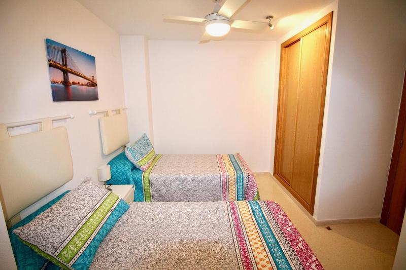 APARTAMENTO POSTIGUET CON BALCON - image 11