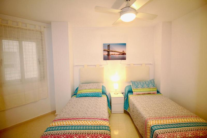 APARTAMENTO POSTIGUET CON BALCON - image 3