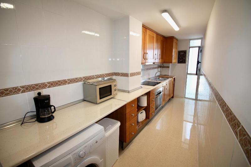 APARTAMENTO POSTIGUET CON BALCON - image 12