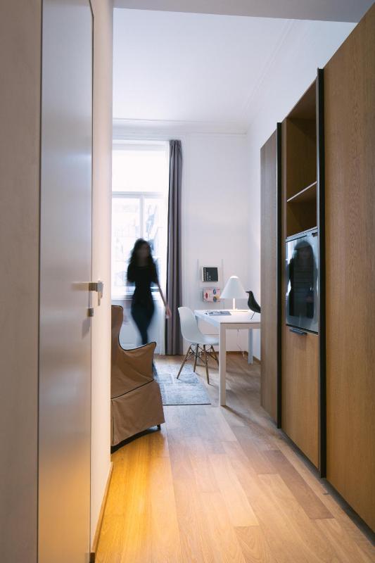 Superior Double or Twin Room with Square View image 3