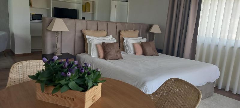 King Suite with Balcony image 2