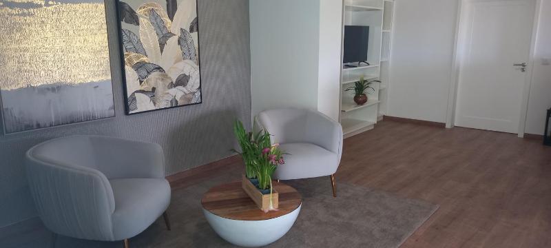 King Suite with Balcony image 3