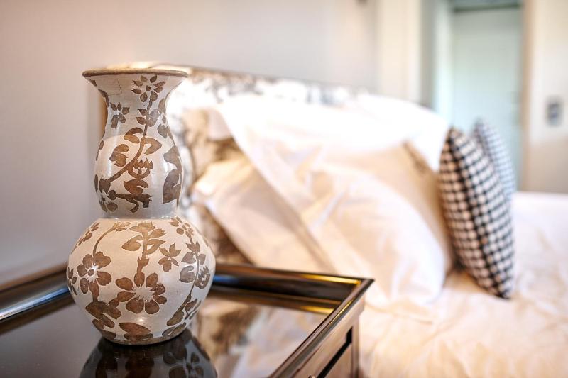 Superior Double Room with Balcony image 2