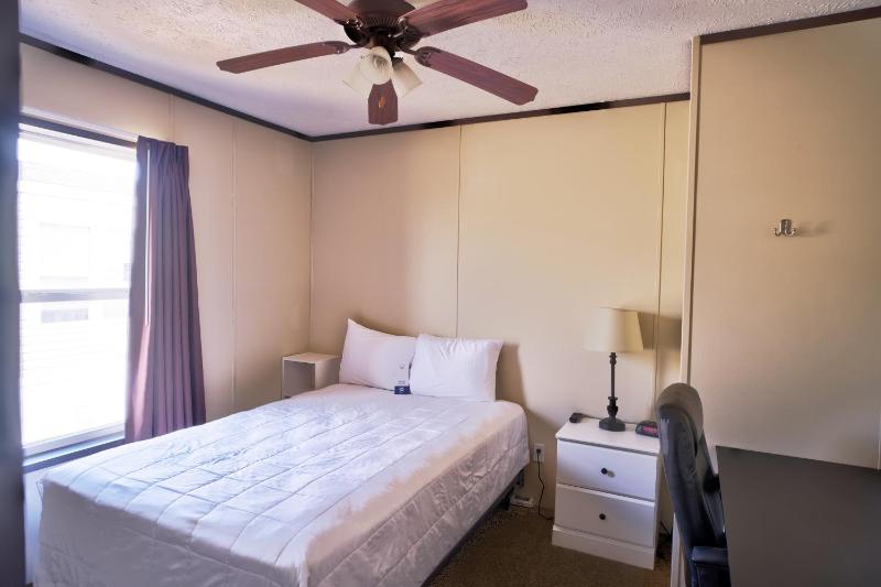 Single Room image 2