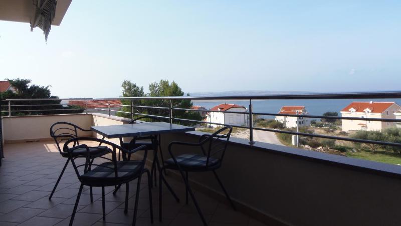 One-Bedroom Apartment with Terrace and Sea View image 2