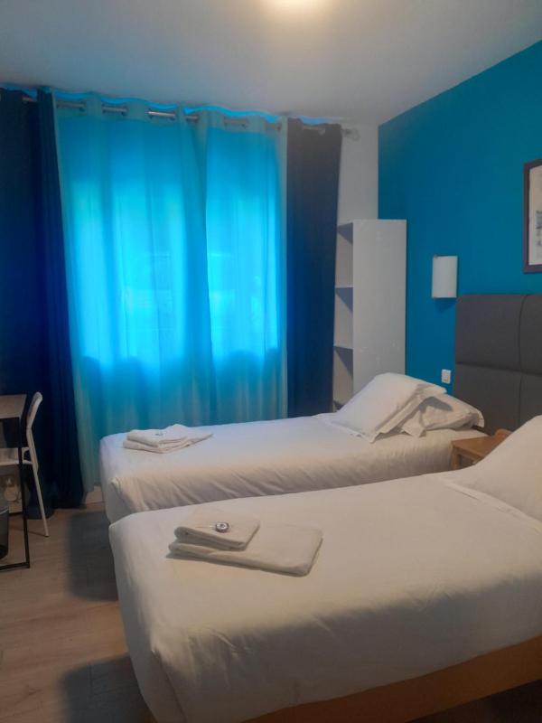 Superior Double Room with Bath image 4